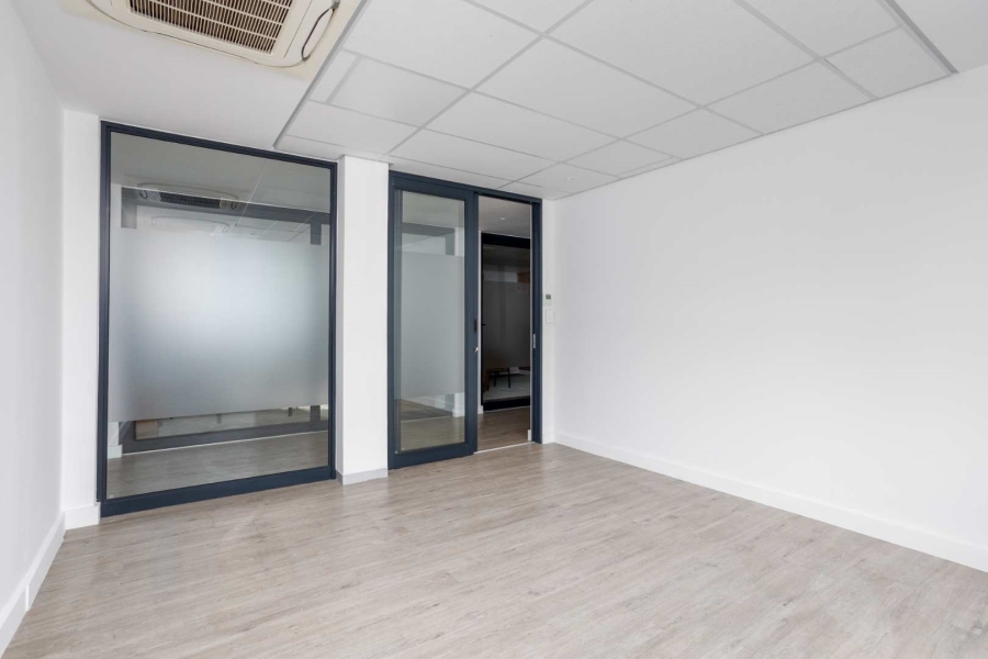 To Let Commercial Property for Rent in Val De Vie Estate Western Cape